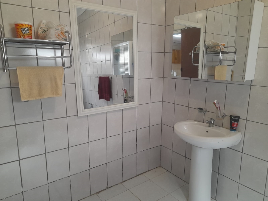To Let 2 Bedroom Property for Rent in Greenside Gauteng