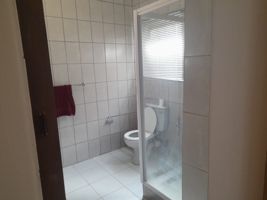 To Let 2 Bedroom Property for Rent in Greenside Gauteng
