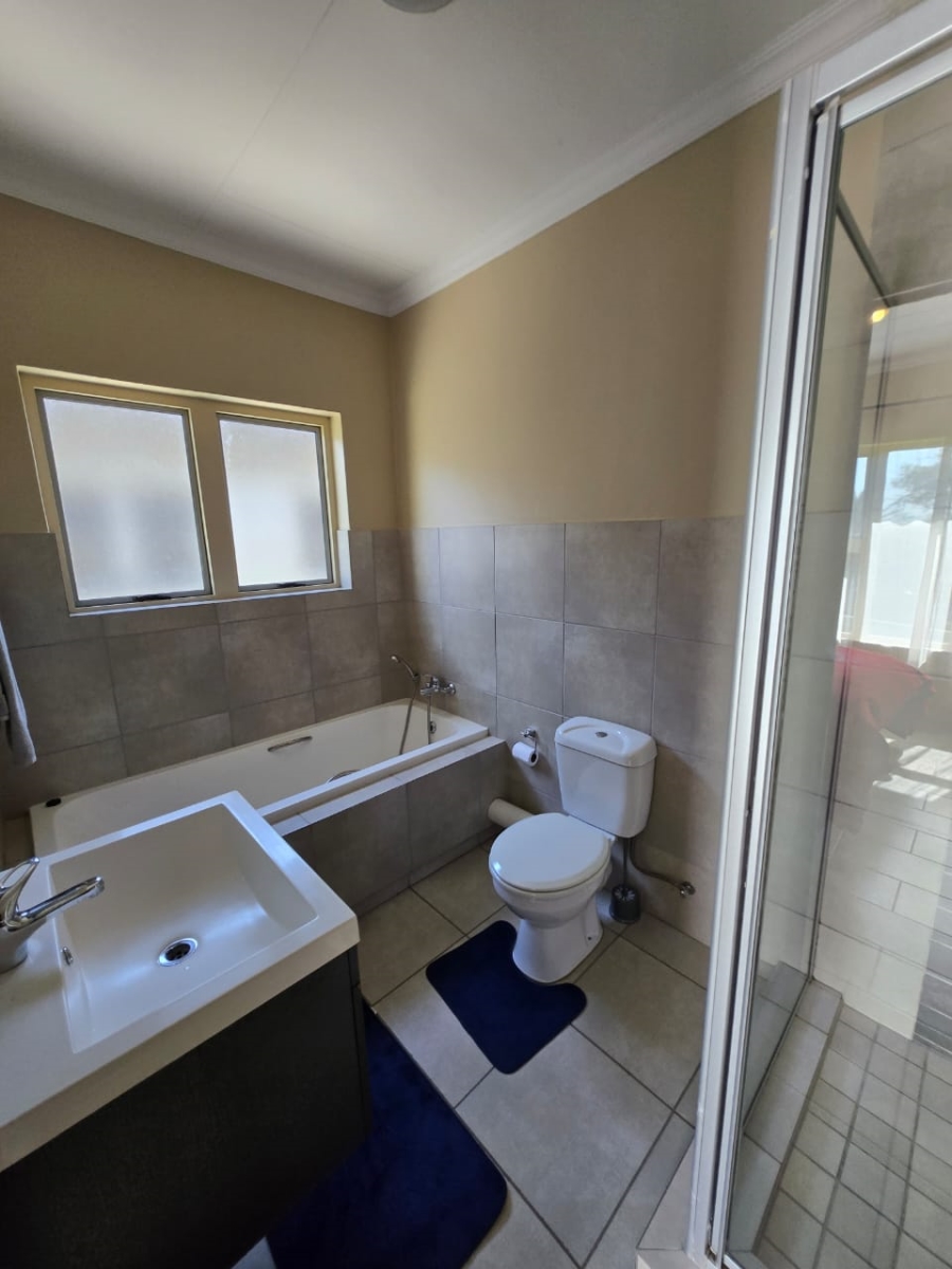 To Let 2 Bedroom Property for Rent in Noordwyk Gauteng