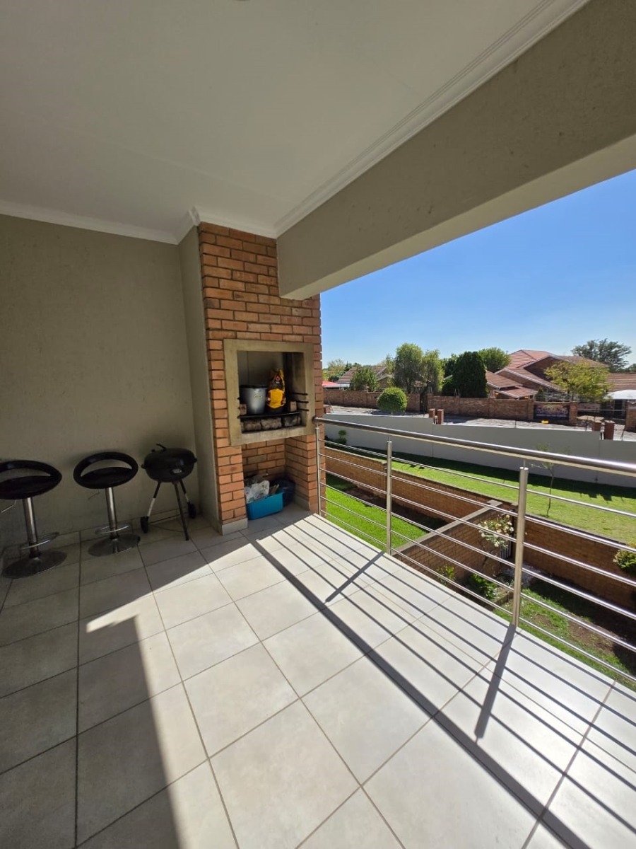 To Let 2 Bedroom Property for Rent in Noordwyk Gauteng