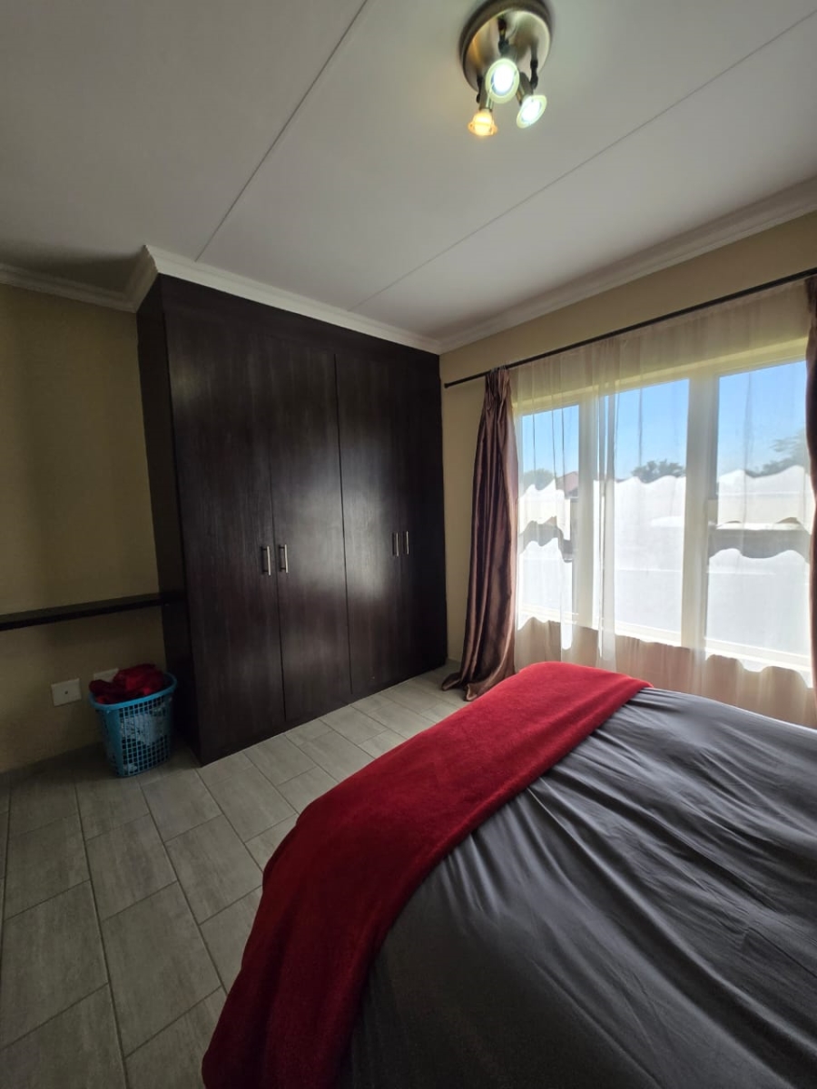 To Let 2 Bedroom Property for Rent in Noordwyk Gauteng