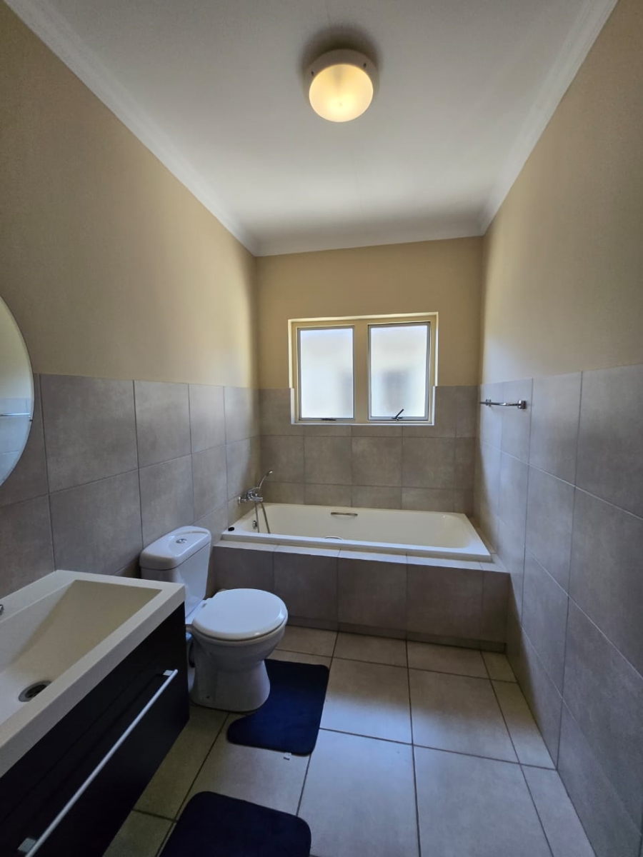 To Let 2 Bedroom Property for Rent in Noordwyk Gauteng