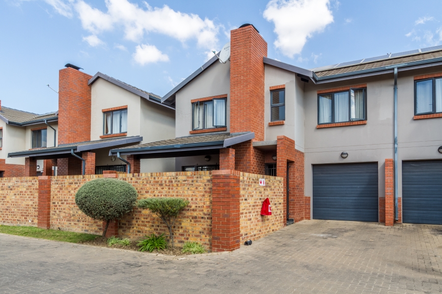 3 Bedroom Property for Sale in Equestria Gauteng