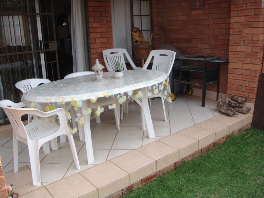 To Let 2 Bedroom Property for Rent in Moreleta Park Gauteng