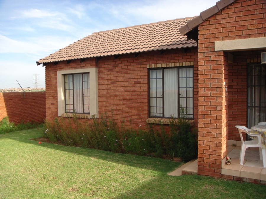 To Let 2 Bedroom Property for Rent in Moreleta Park Gauteng
