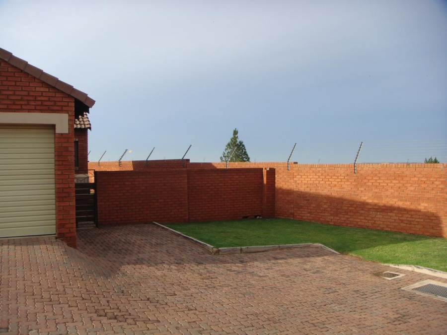 To Let 2 Bedroom Property for Rent in Moreleta Park Gauteng