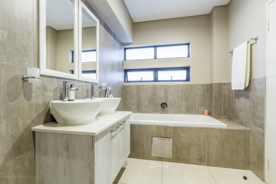 3 Bedroom Property for Sale in Equestria Gauteng