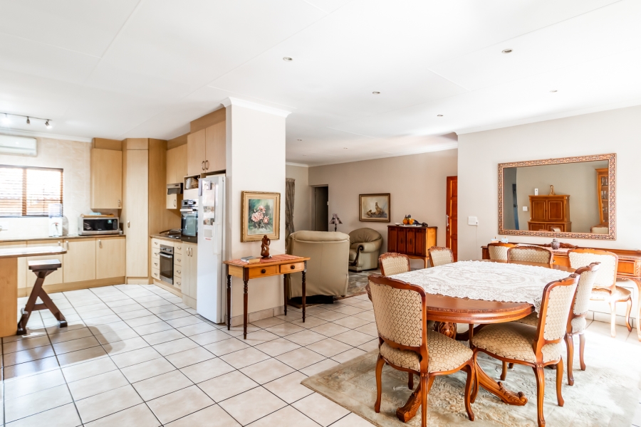 3 Bedroom Property for Sale in Waverley Gauteng