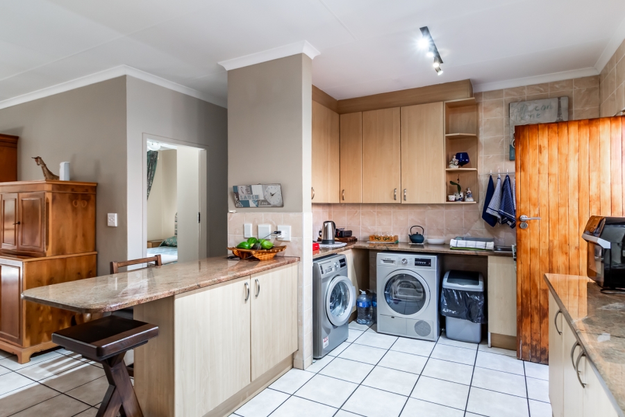 3 Bedroom Property for Sale in Waverley Gauteng