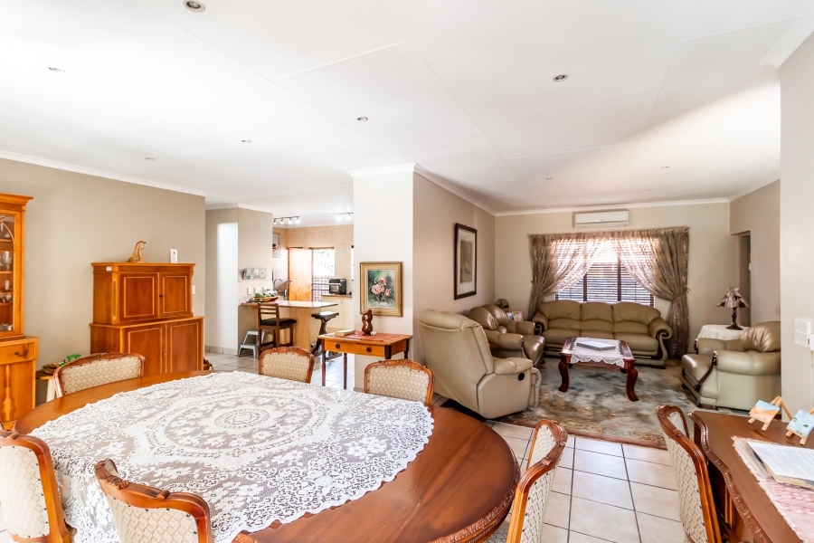 3 Bedroom Property for Sale in Waverley Gauteng