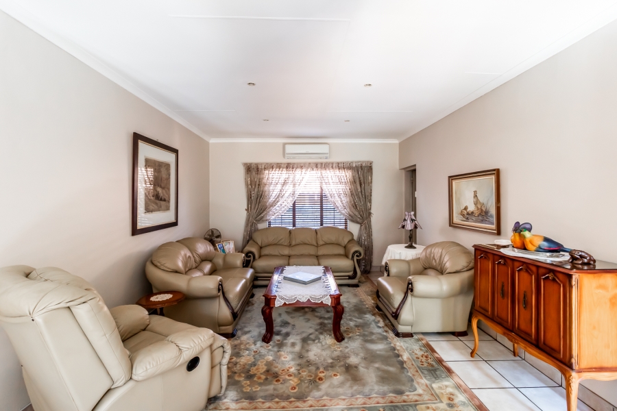 3 Bedroom Property for Sale in Waverley Gauteng