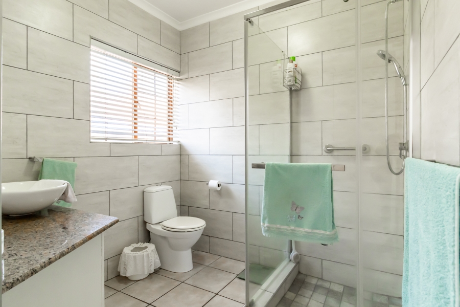 3 Bedroom Property for Sale in Waverley Gauteng