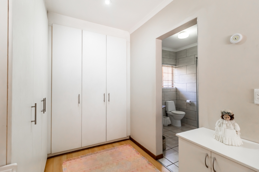 3 Bedroom Property for Sale in Waverley Gauteng