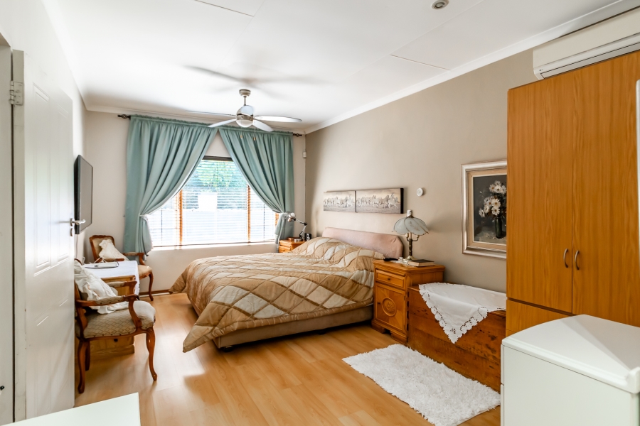 3 Bedroom Property for Sale in Waverley Gauteng