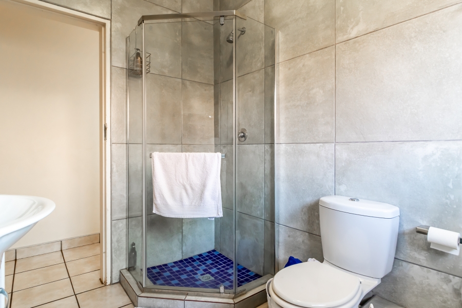 3 Bedroom Property for Sale in Waverley Gauteng