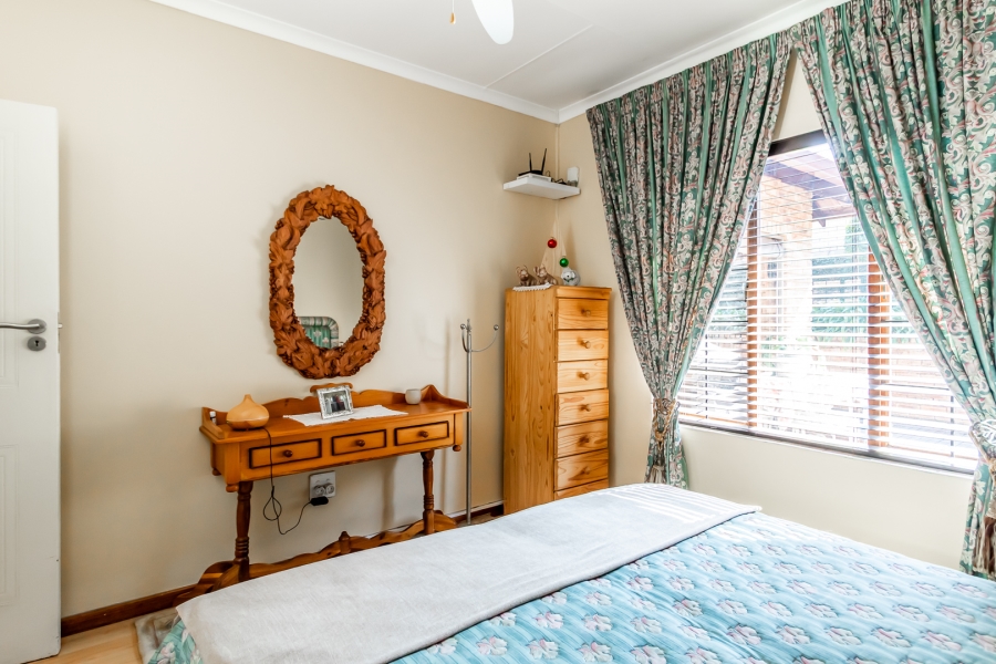 3 Bedroom Property for Sale in Waverley Gauteng