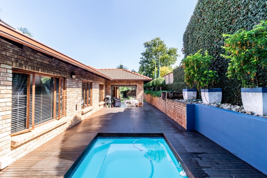 3 Bedroom Property for Sale in Waverley Gauteng