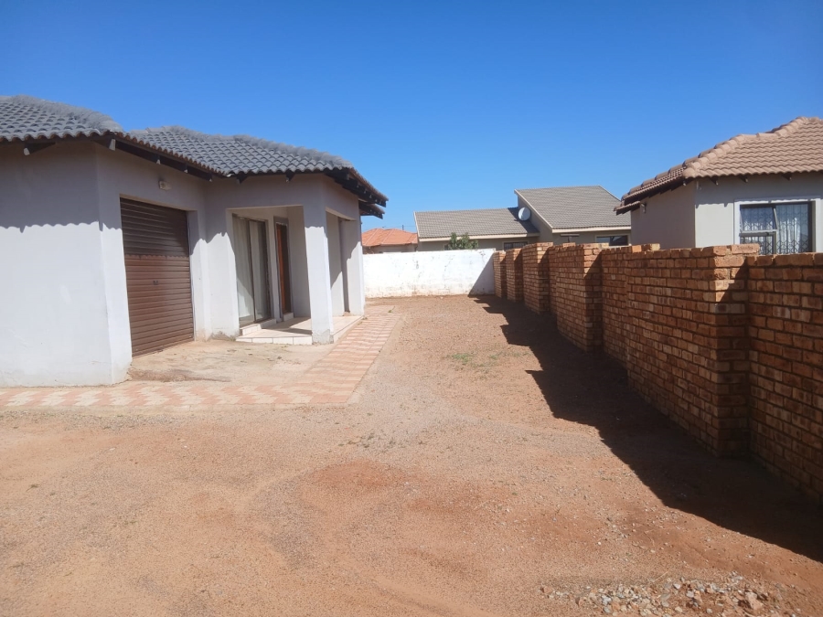 3 Bedroom Property for Sale in Westonaria Gauteng