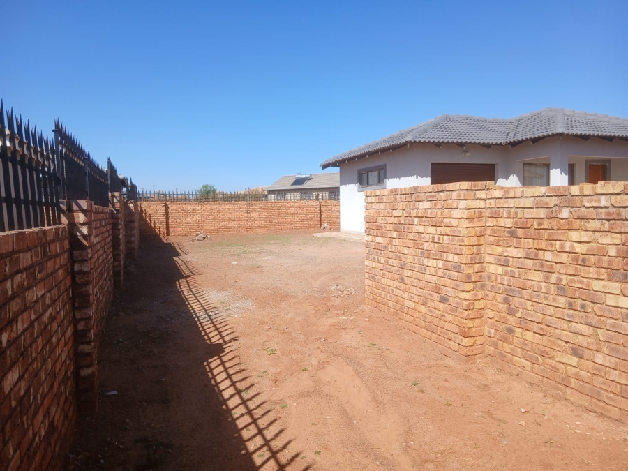 3 Bedroom Property for Sale in Westonaria Gauteng