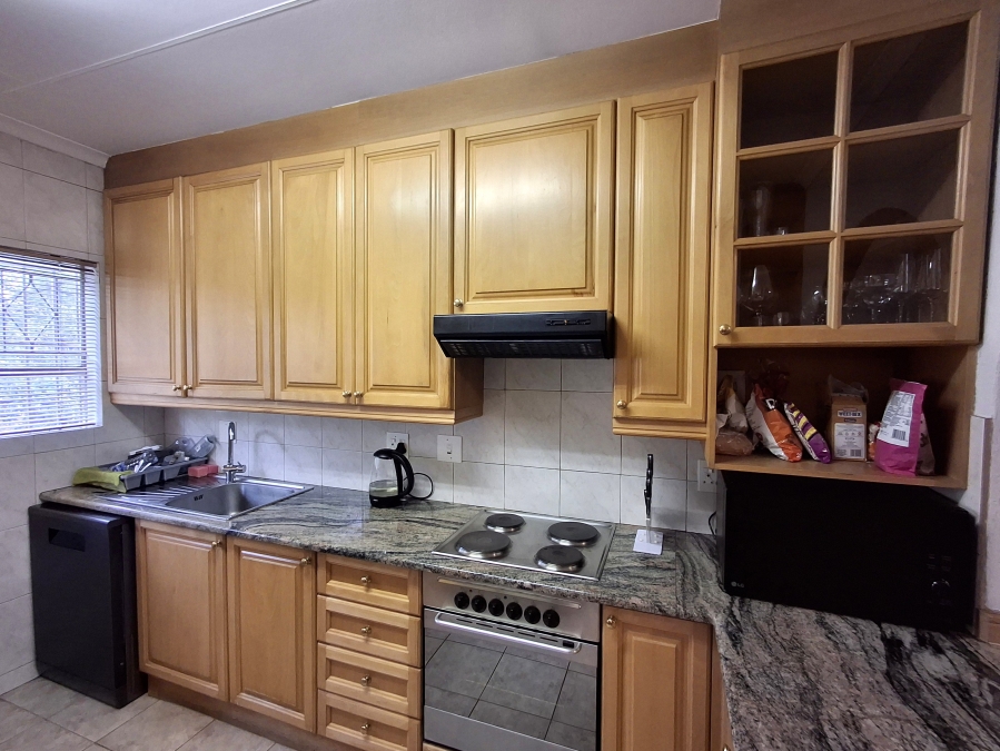 2 Bedroom Property for Sale in Atholl Gardens Gauteng