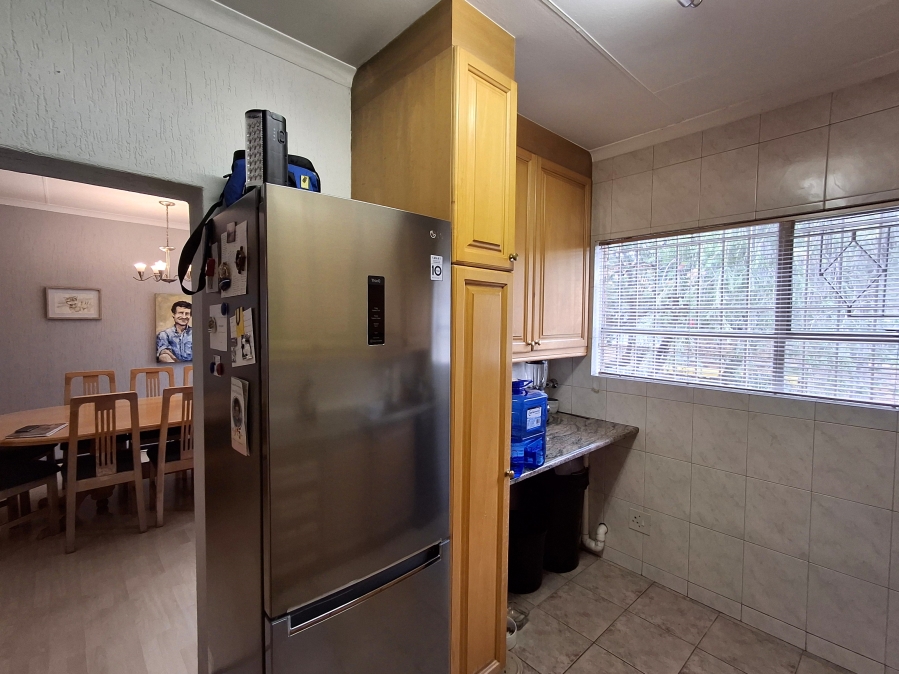 2 Bedroom Property for Sale in Atholl Gardens Gauteng