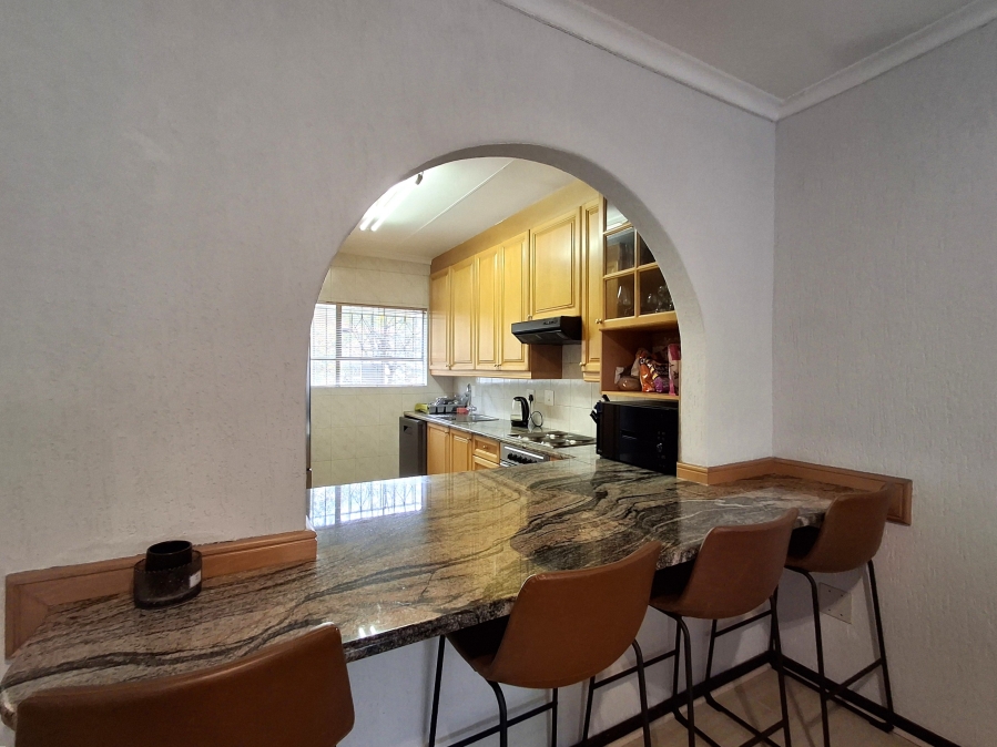 2 Bedroom Property for Sale in Atholl Gardens Gauteng