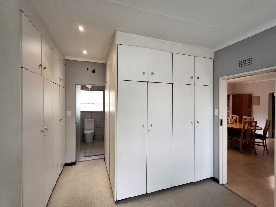 2 Bedroom Property for Sale in Atholl Gardens Gauteng