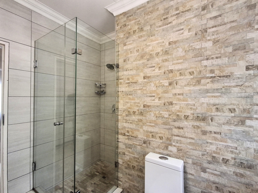 2 Bedroom Property for Sale in Atholl Gardens Gauteng