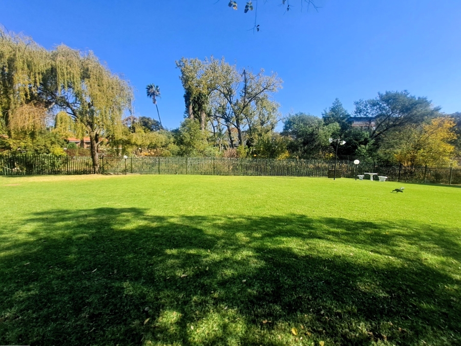 2 Bedroom Property for Sale in Atholl Gardens Gauteng