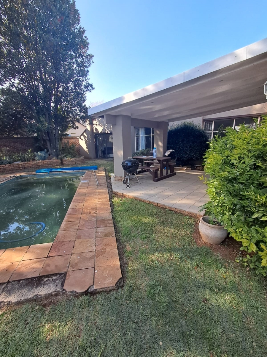 4 Bedroom Property for Sale in Brackenhurst Gauteng