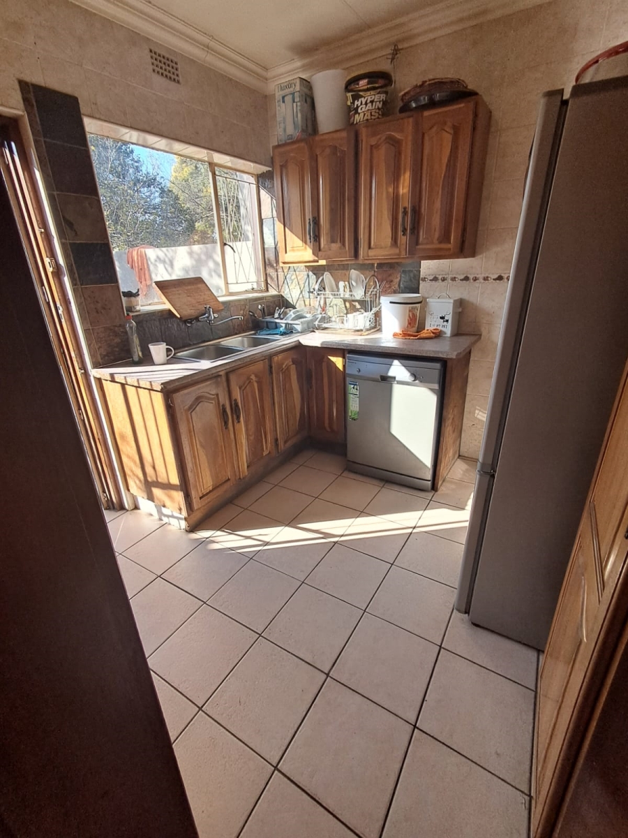 4 Bedroom Property for Sale in Brackenhurst Gauteng