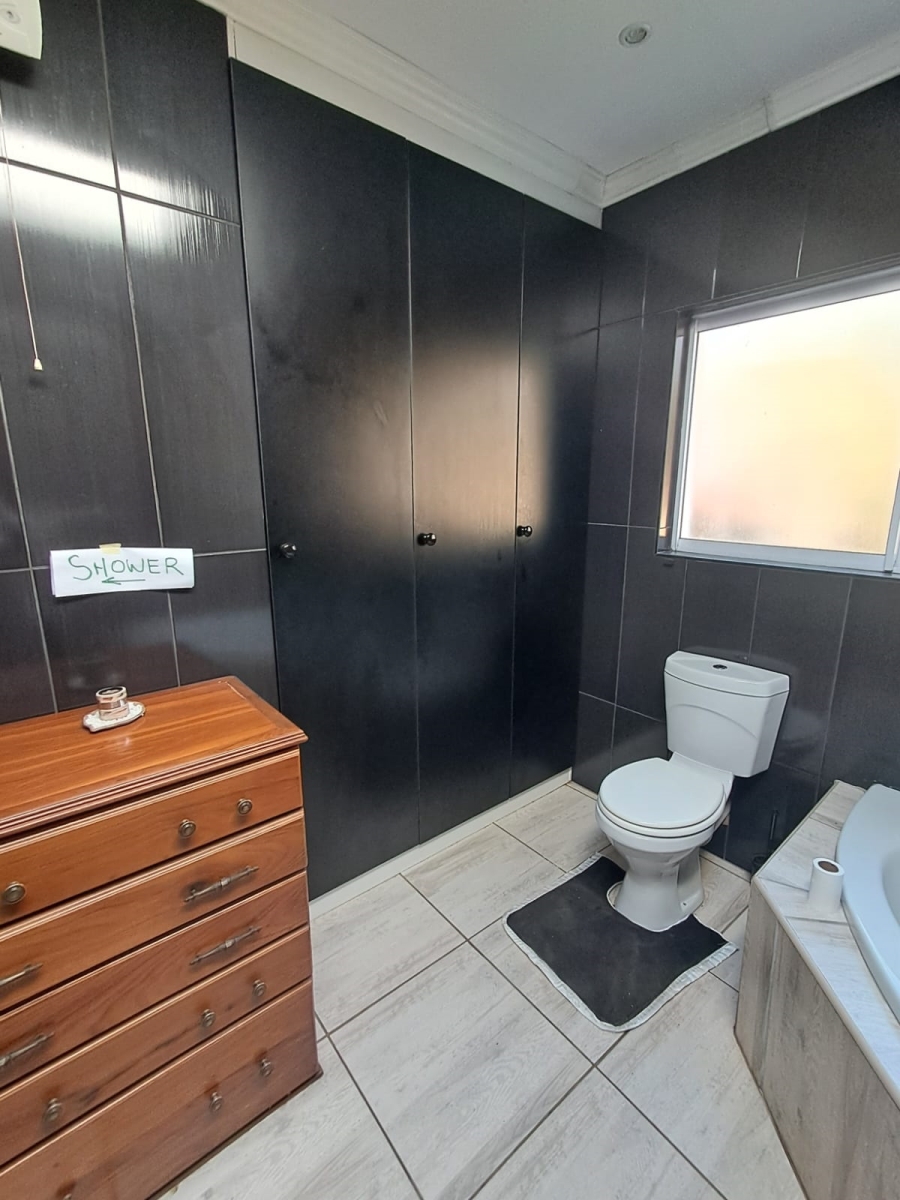 4 Bedroom Property for Sale in Brackenhurst Gauteng