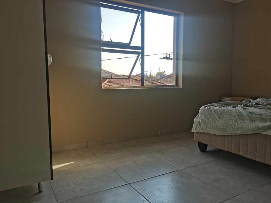 10 Bedroom Property for Sale in Cosmo City Gauteng
