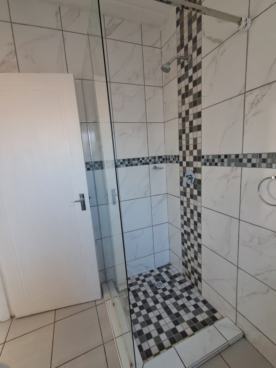 3 Bedroom Property for Sale in Brackenhurst Gauteng