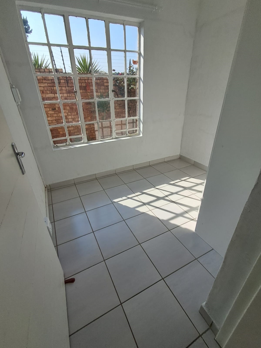 3 Bedroom Property for Sale in Brackenhurst Gauteng