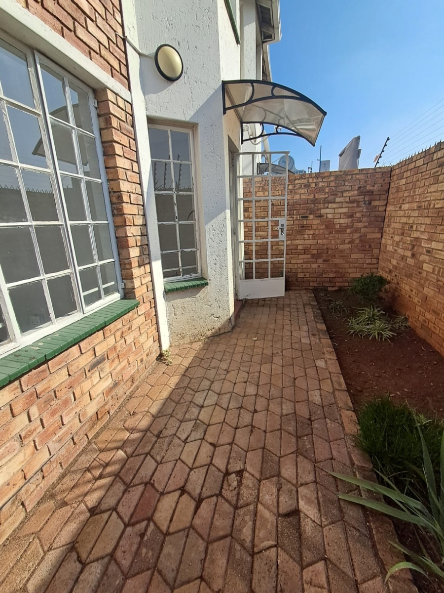 3 Bedroom Property for Sale in Brackenhurst Gauteng
