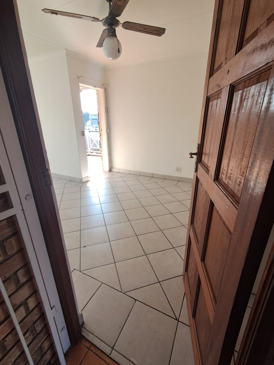 2 Bedroom Property for Sale in Brackenhurst Gauteng
