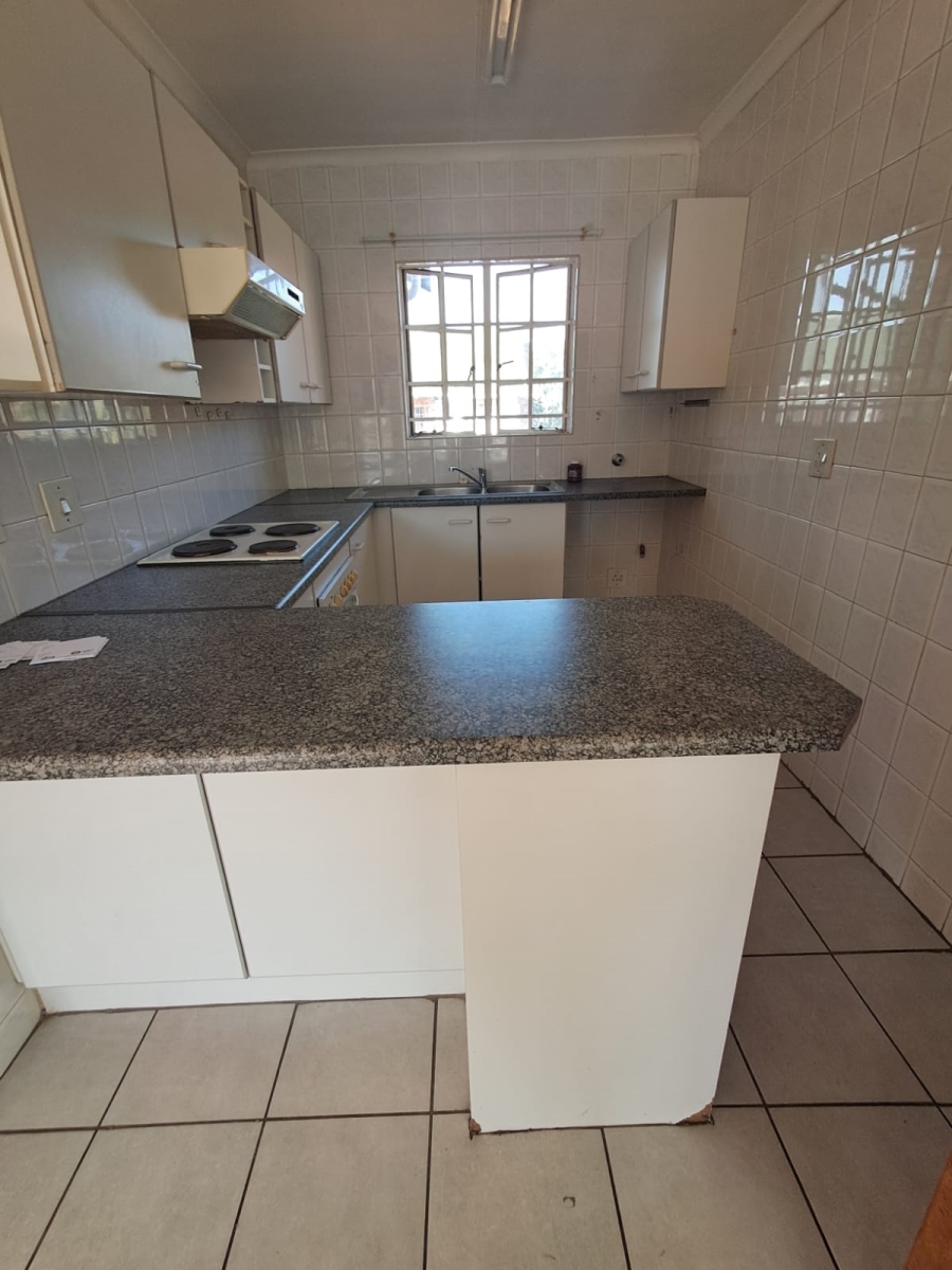 2 Bedroom Property for Sale in Brackenhurst Gauteng