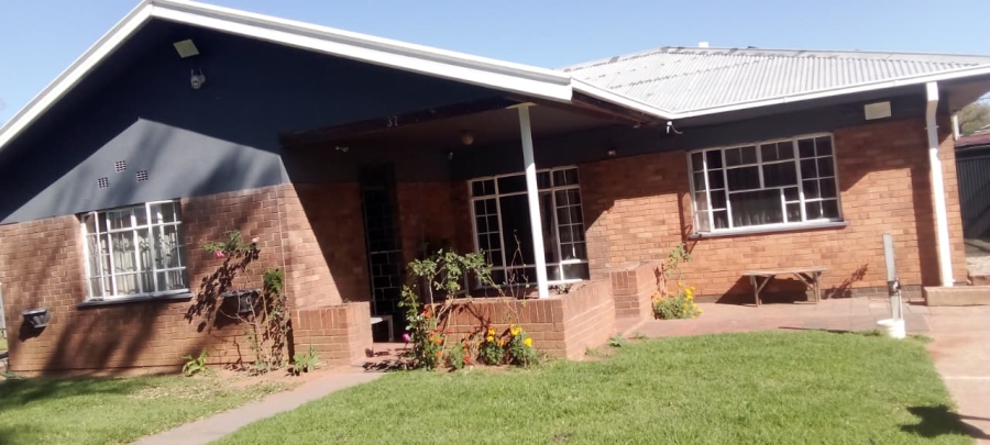 4 Bedroom Property for Sale in Vanderbijlpark Cw 6 Gauteng