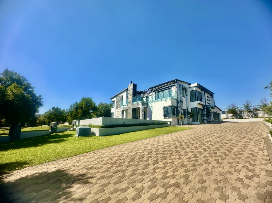 5 Bedroom Property for Sale in Copperleaf Estate Gauteng