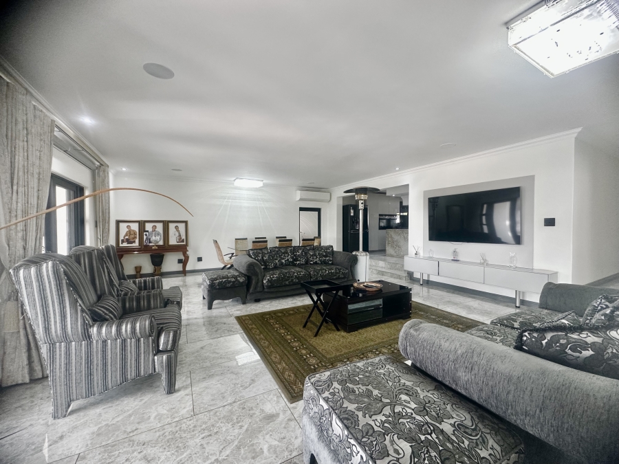 5 Bedroom Property for Sale in Copperleaf Estate Gauteng