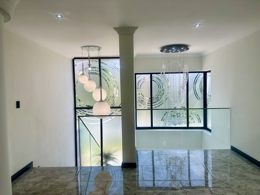 5 Bedroom Property for Sale in Copperleaf Estate Gauteng