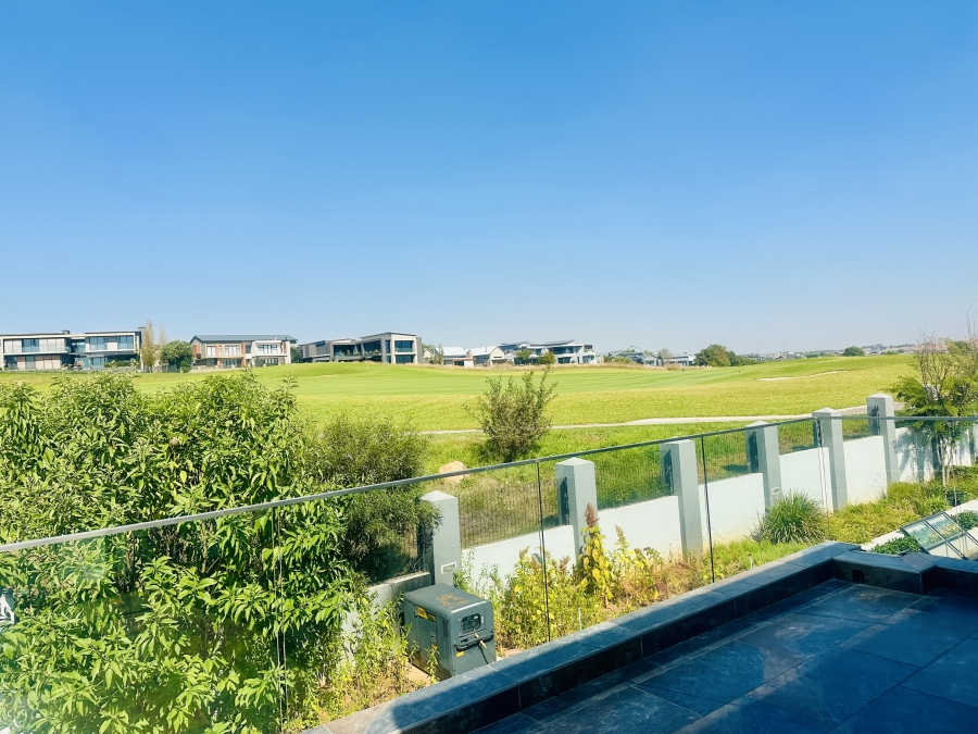 5 Bedroom Property for Sale in Copperleaf Estate Gauteng