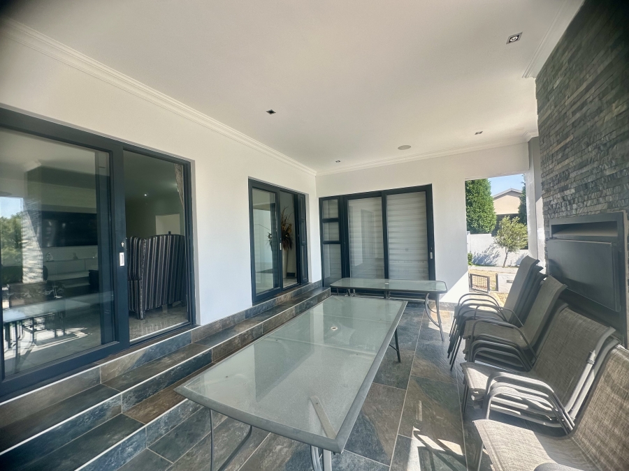 5 Bedroom Property for Sale in Copperleaf Estate Gauteng
