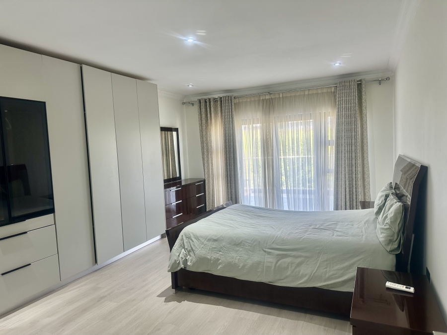5 Bedroom Property for Sale in Copperleaf Estate Gauteng
