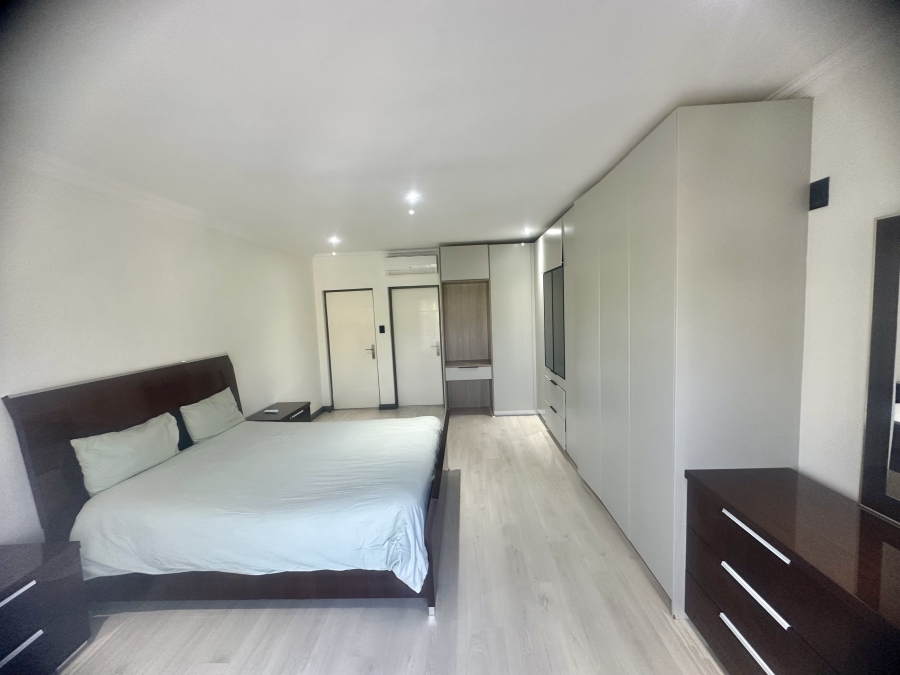 5 Bedroom Property for Sale in Copperleaf Estate Gauteng