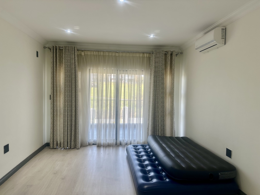 5 Bedroom Property for Sale in Copperleaf Estate Gauteng
