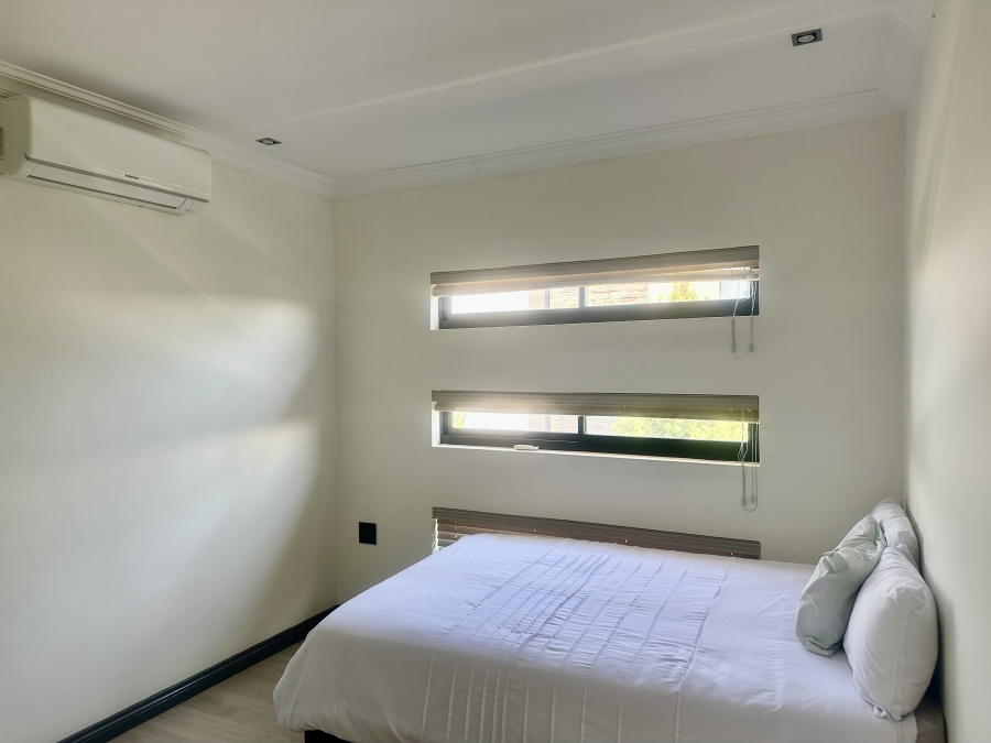 5 Bedroom Property for Sale in Copperleaf Estate Gauteng