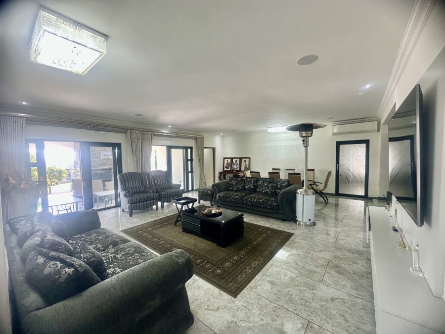 5 Bedroom Property for Sale in Copperleaf Estate Gauteng