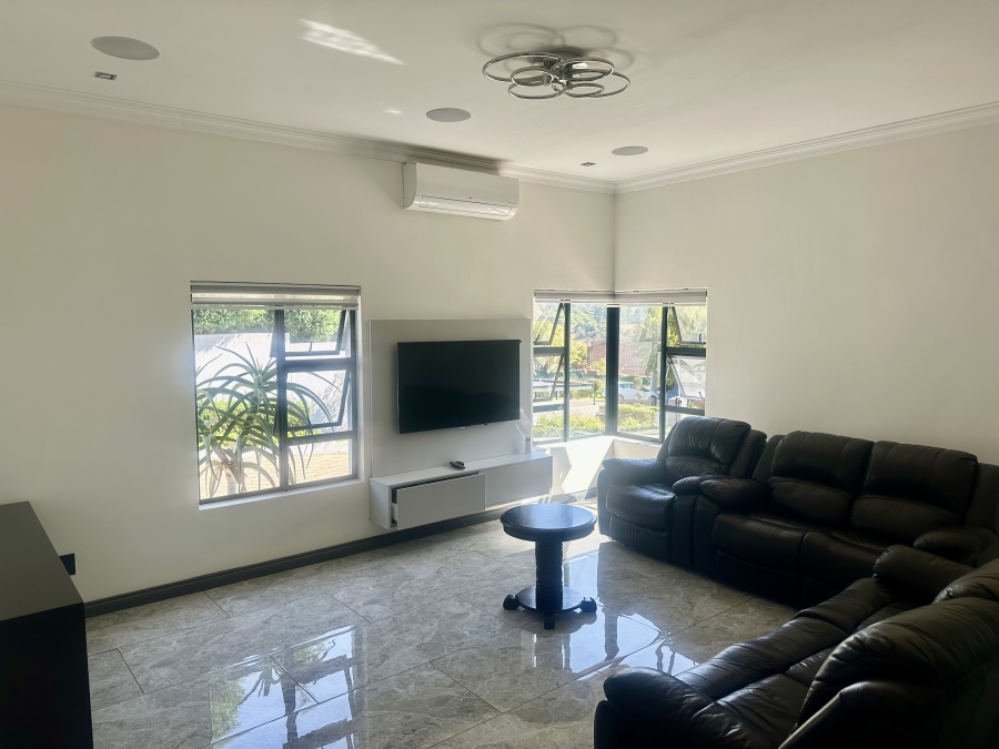 5 Bedroom Property for Sale in Copperleaf Estate Gauteng
